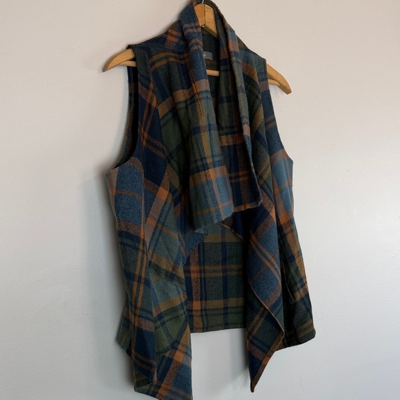 Natural Reflections Jackets & Blazers - Natural Reflections plaid flowy vest cover 100% acrylic women’s size medium